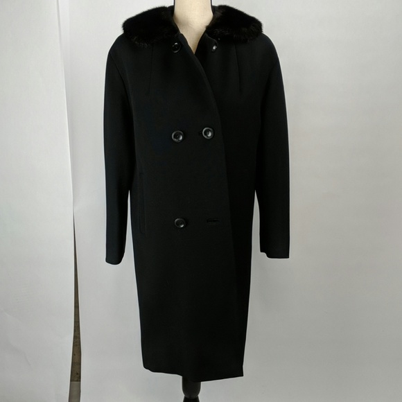 Vintage 1960 Union label coat with fur trim black - Picture 2 of 8